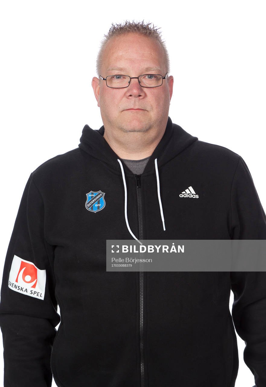 Östersunds lagledare Larry Asplund poserar för ett porträtt den 30 mars 2017 i Östersund.