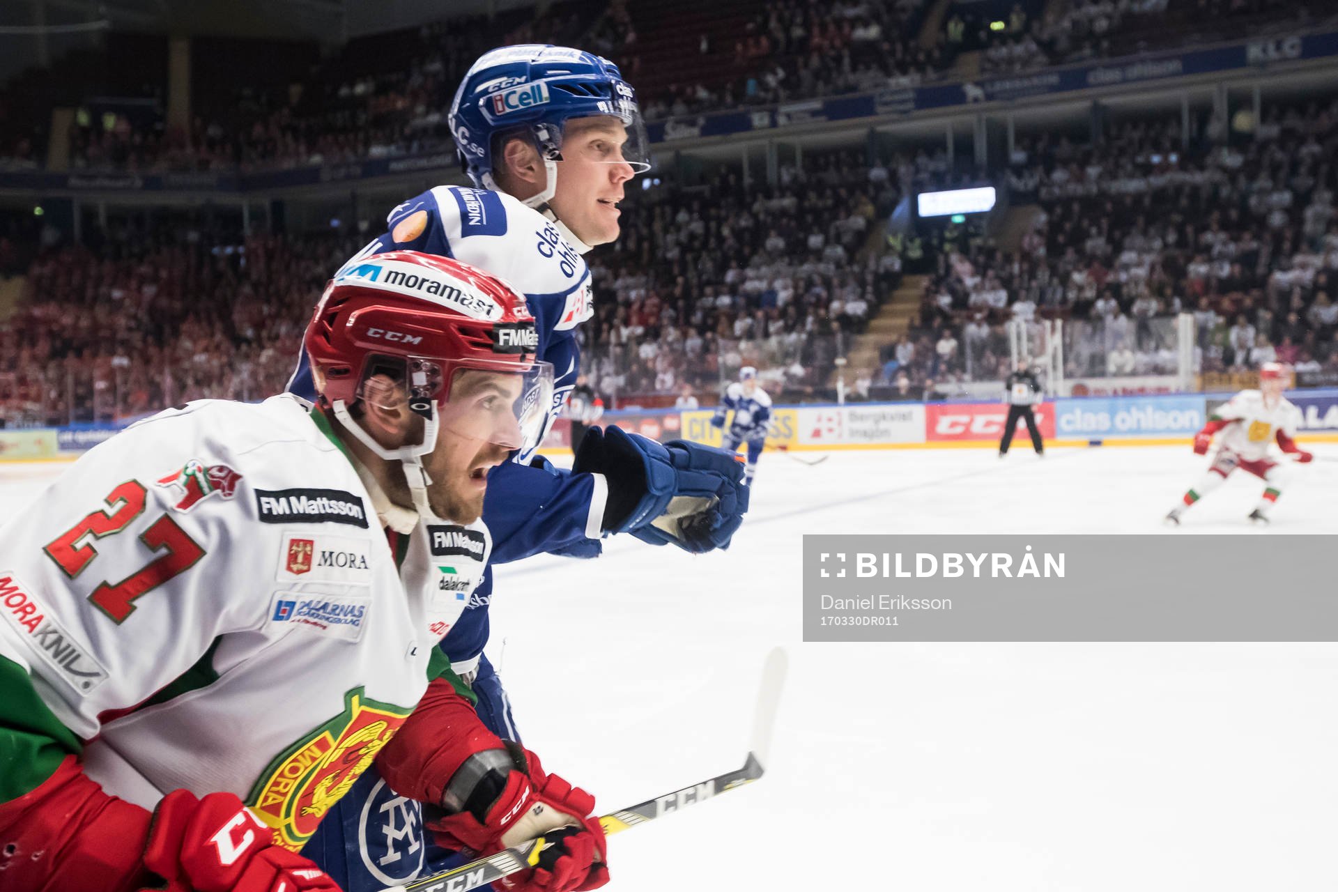 Moras Matt Bailey och Leksands Lukas Ericsson  i