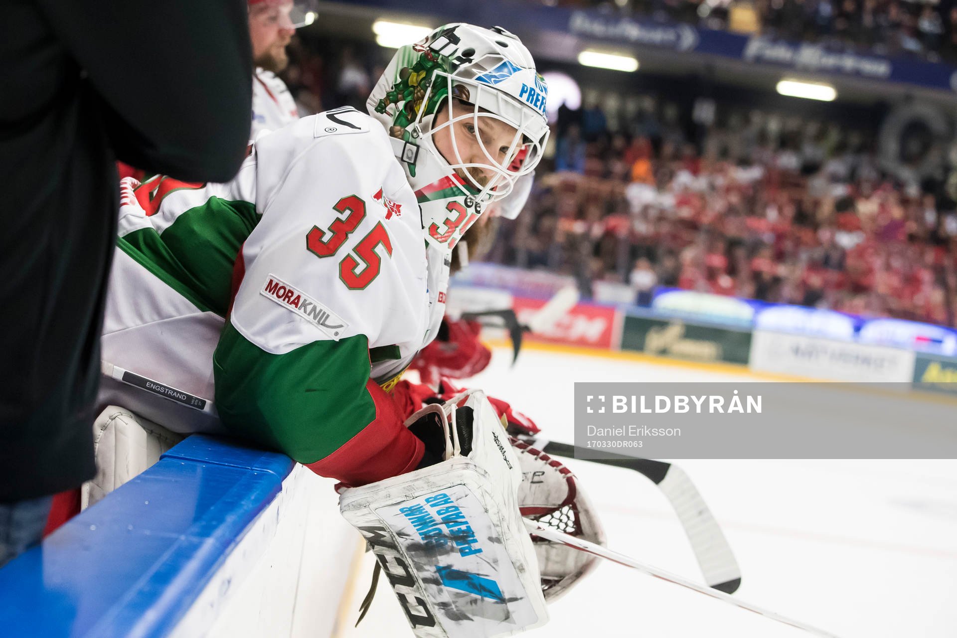 Moras målvakt Christian Engstrand  i ishockeymatchen i