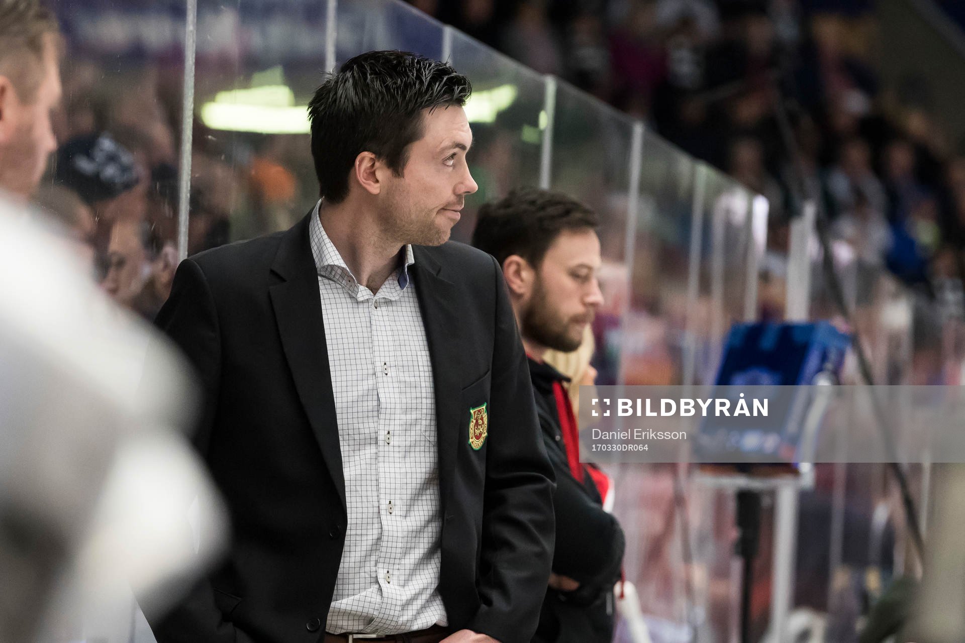 Moras tränare Jeremy Colliton  i ishockeymatchen i