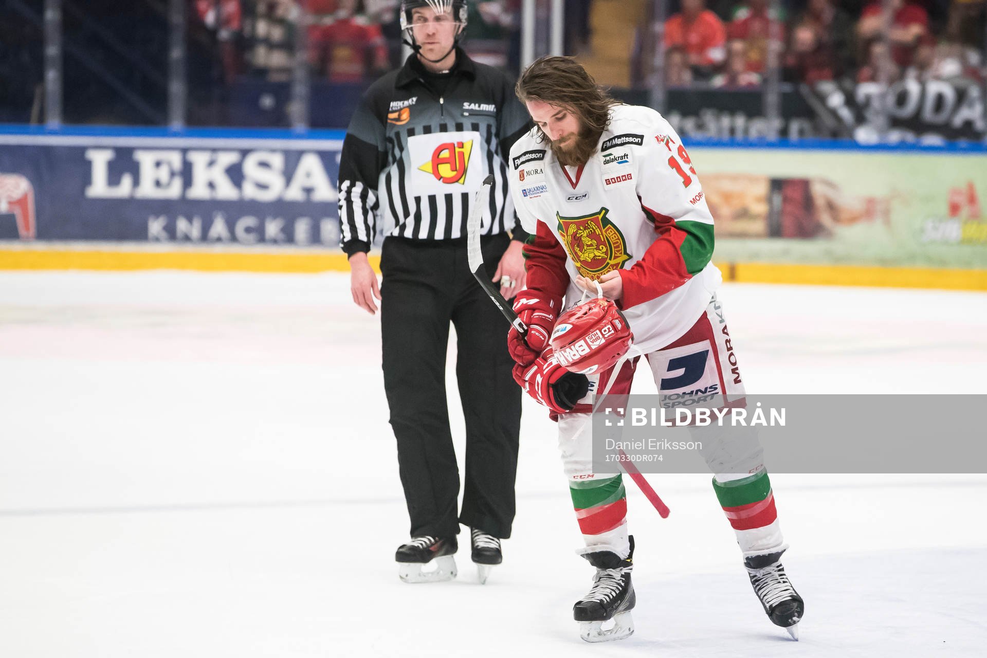 Moras Alex Aleardi  i ishockeymatchen i direktkvalet till