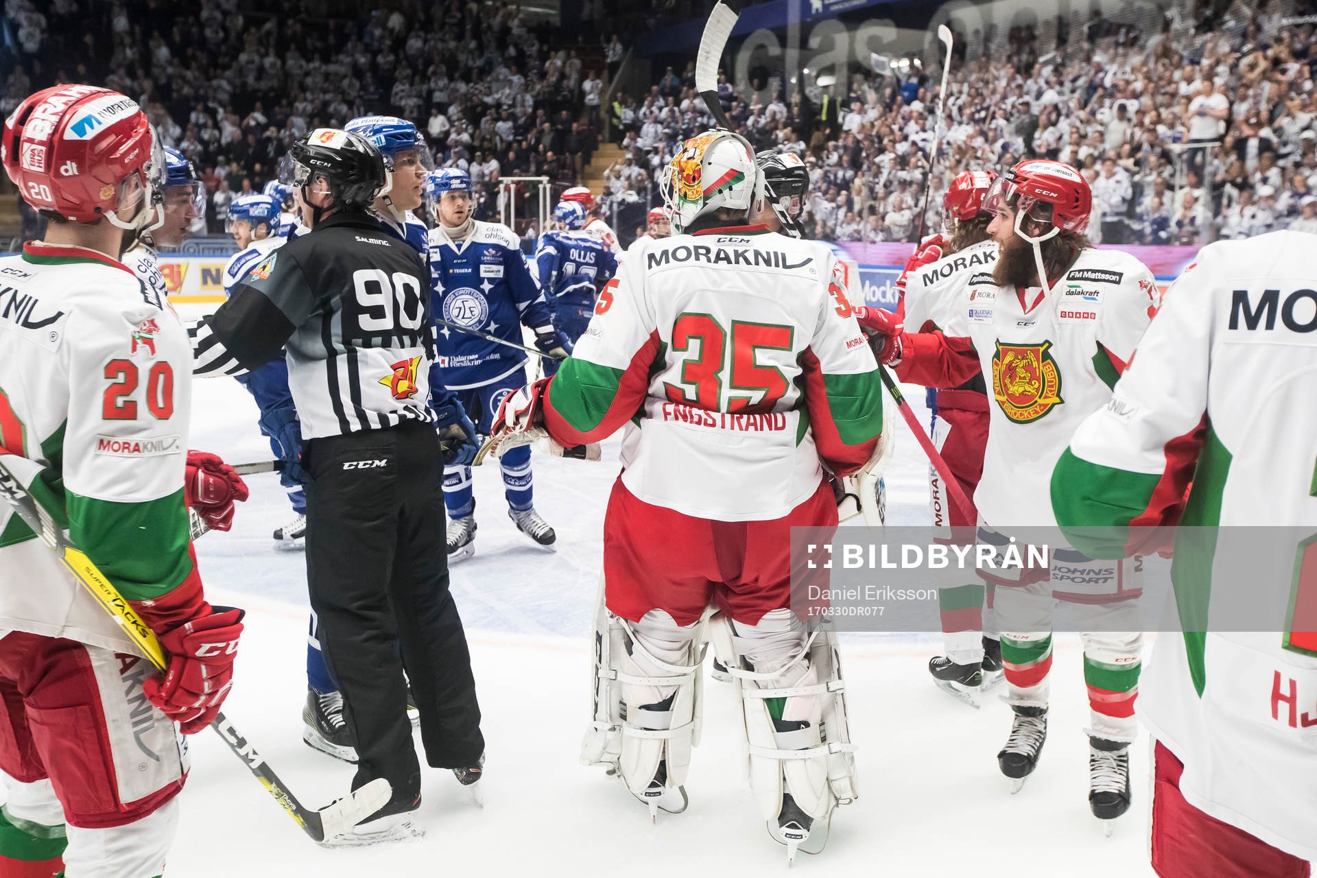 Leksands spelarna och Moras spelarna