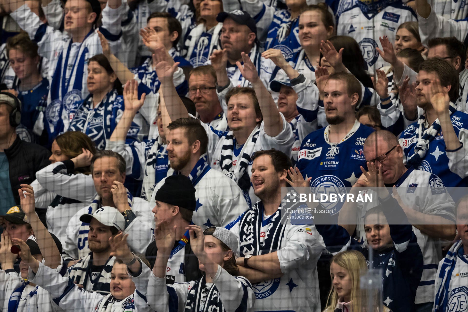 Leksands supporters i ishockeymatchen i direktkvalet till