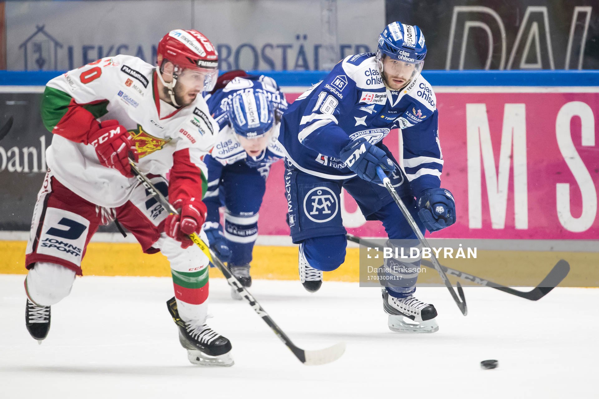 Leksands János Hári och Moras Kevin Goumas  i