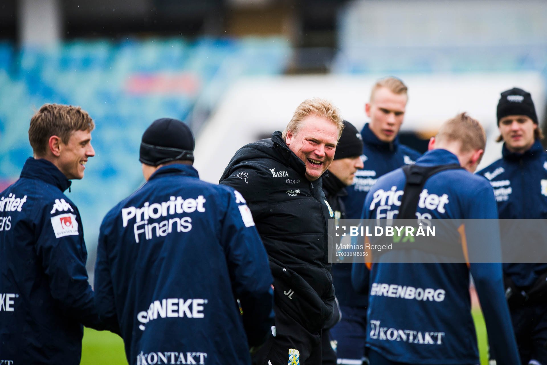 IFK Göteborgs tränare Jörgen Lennartsson skrattar