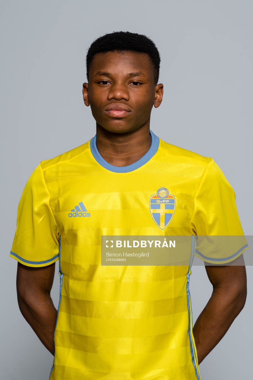 Sylvin Mulumba Kayembe Ilolo i P16-landslaget poserar för ett porträtt den 31 mars 2017 i Stockholm.