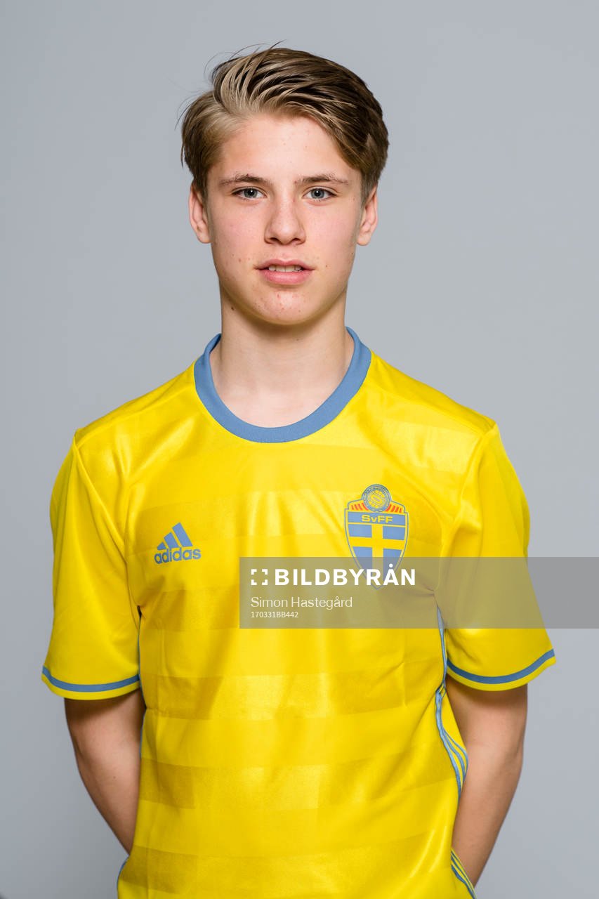 Oliver Zanden i P16-landslaget poserar för ett porträtt den 31 mars 2017 i Stockholm.