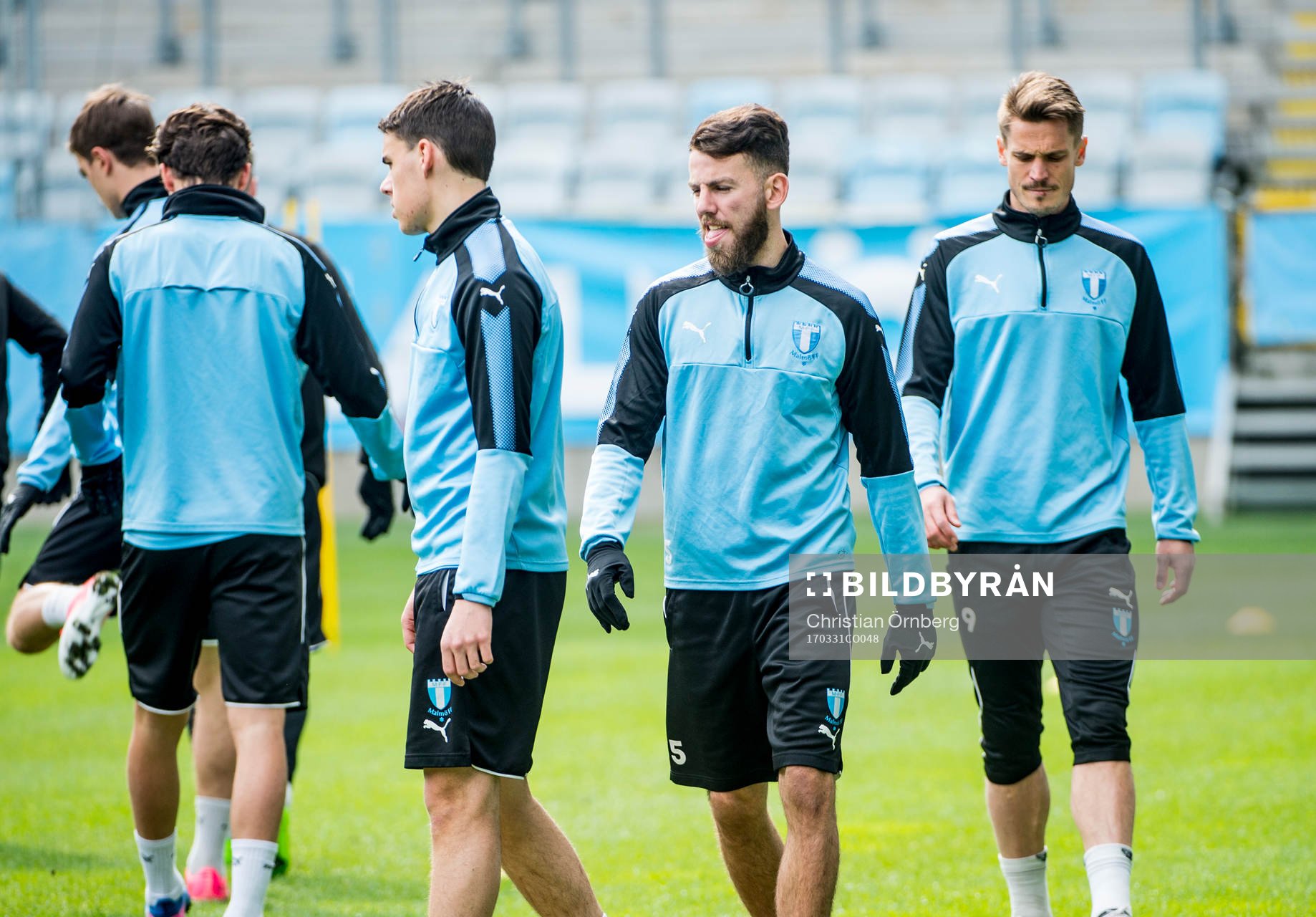 Erdal Rakip i mitten