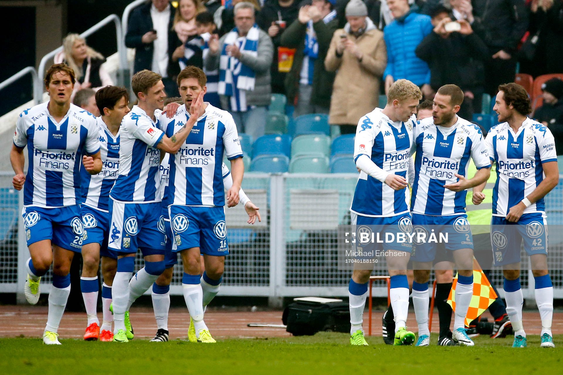 IFK Göteborgs Mikael Boman jublar med lagkamrater