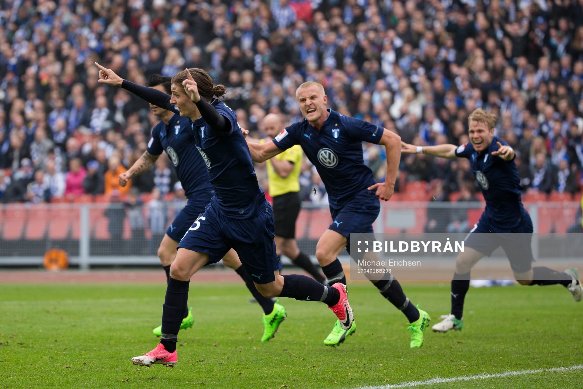 Malmö FFs Pawel Cibicki jublar