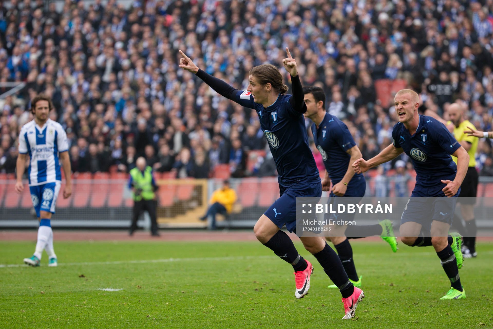 Malmö FFs Pawel Cibicki jublar