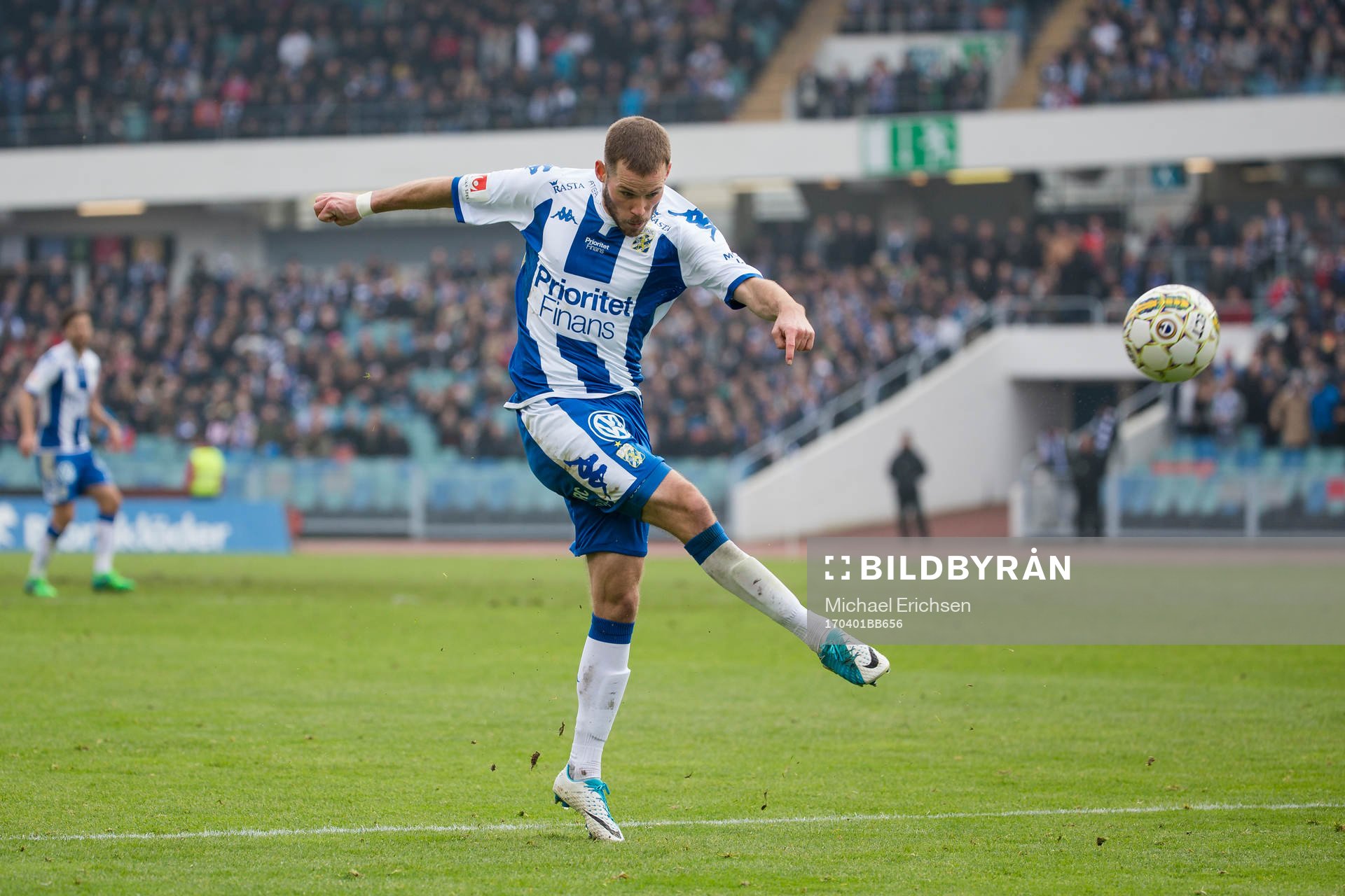 IFK Göteborgs Emil Salomonsson skjuter ett skott