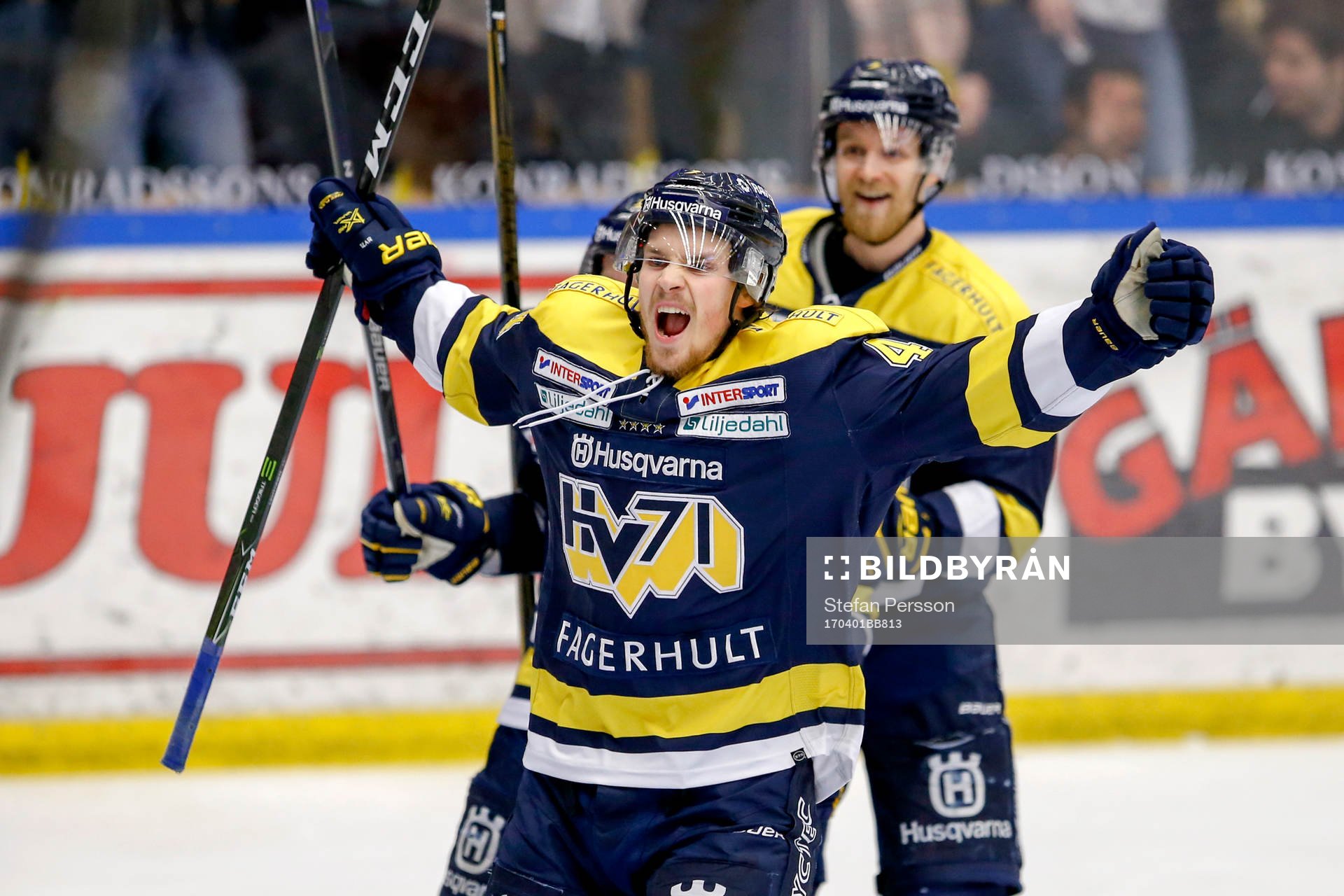 s Mikko Lehtonen jublar