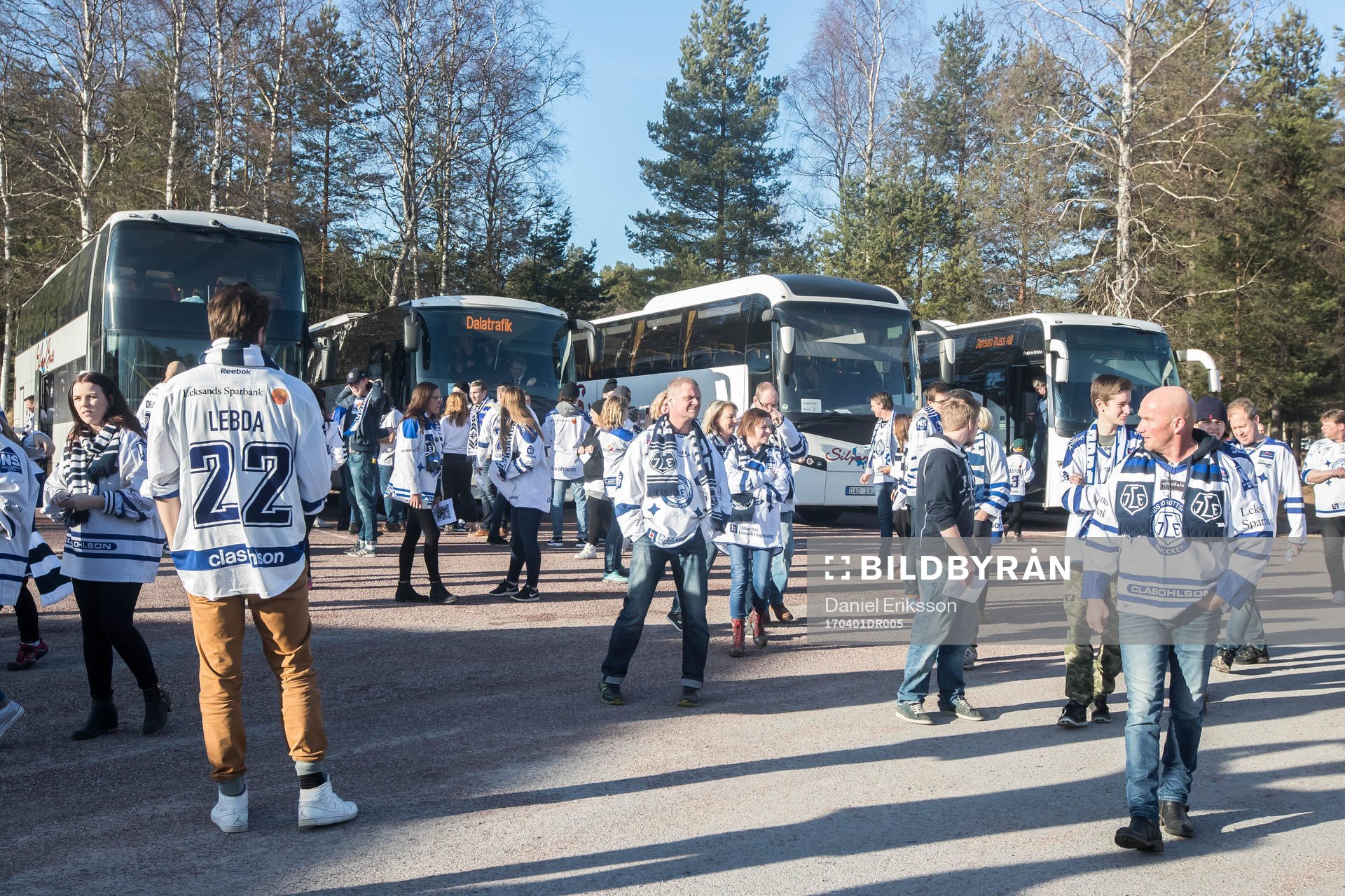 Leksands supporters innan ishockeymatchen i direktkvalet