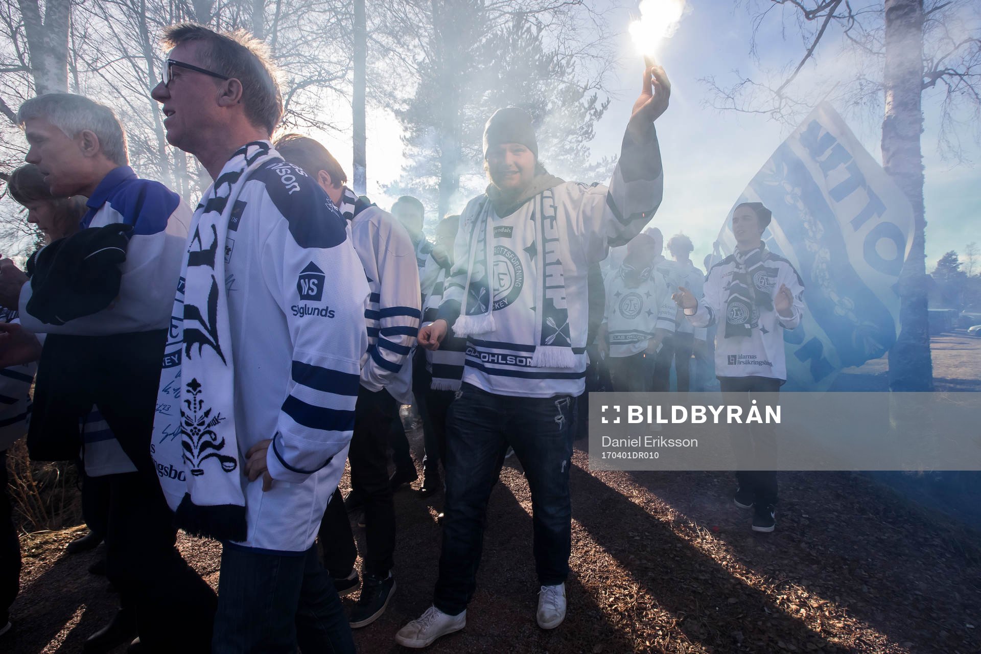 Leksands supporters innan ishockeymatchen i direktkvalet