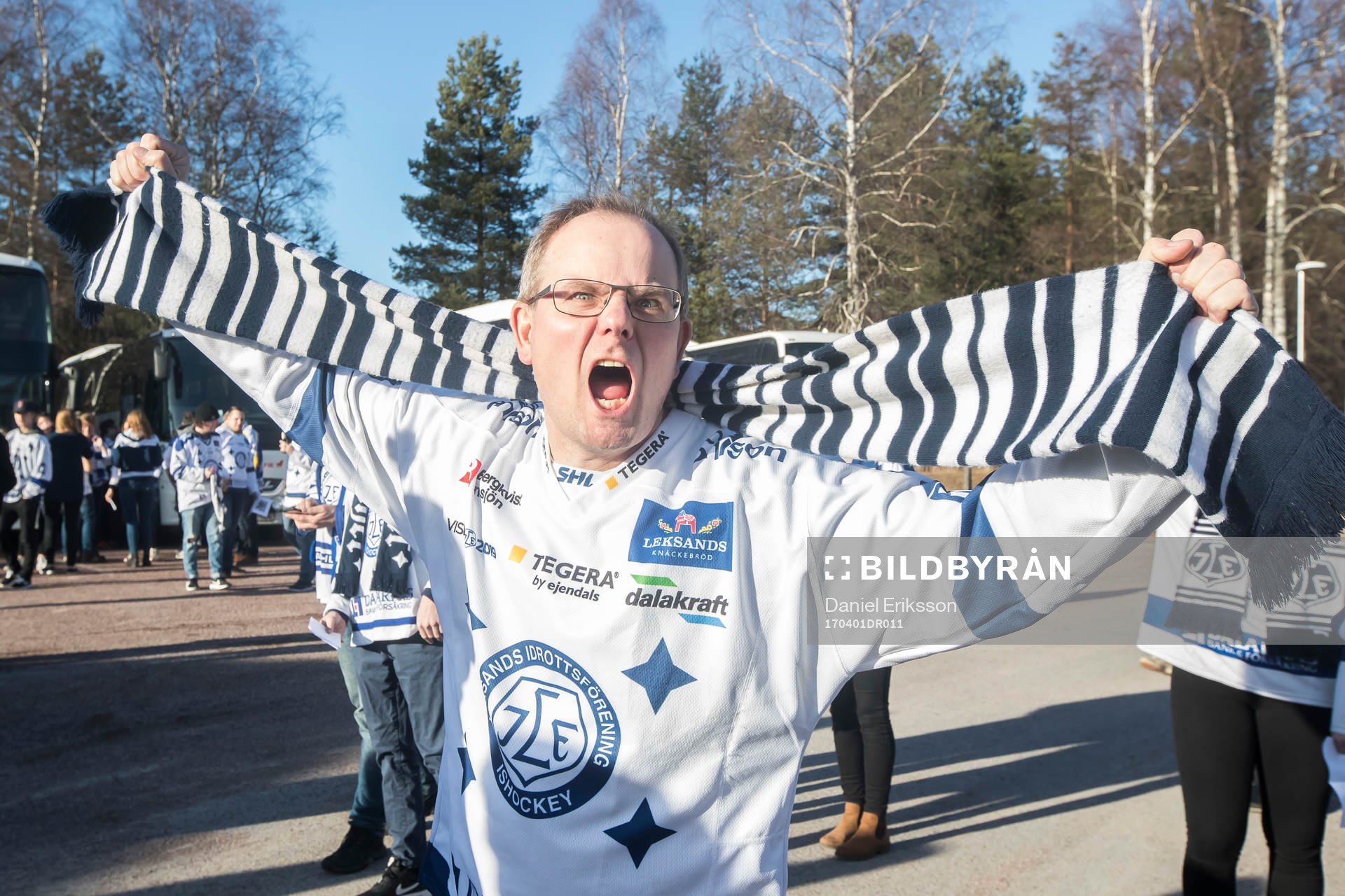 Leksands supporters innan ishockeymatchen i direktkvalet