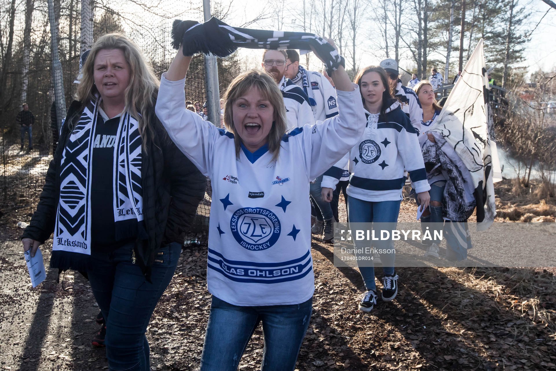 Leksands supporters innan ishockeymatchen i direktkvalet