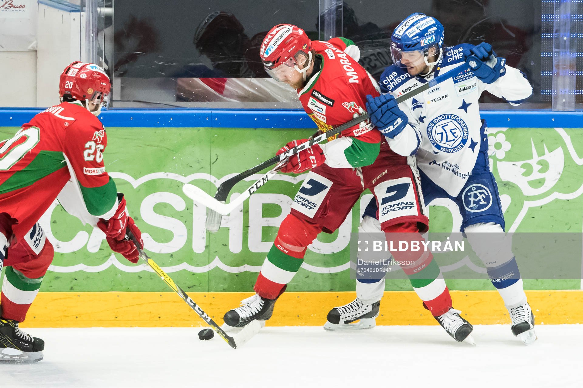 Moras Alexander Hilmerson och Leksands Johan Olofsson  i