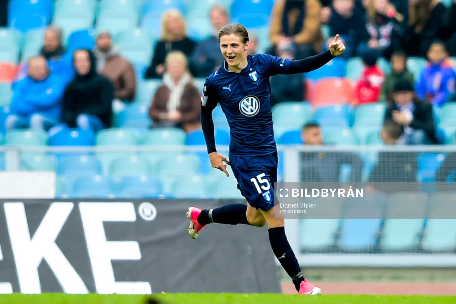 Malmö FFs Pawel Cibicki jublar efter 1-1 under fotbollsmatchen i allsvenskan mellan IFK Göteborg och Malmö FF den 1 april 2017 i Göteborg.