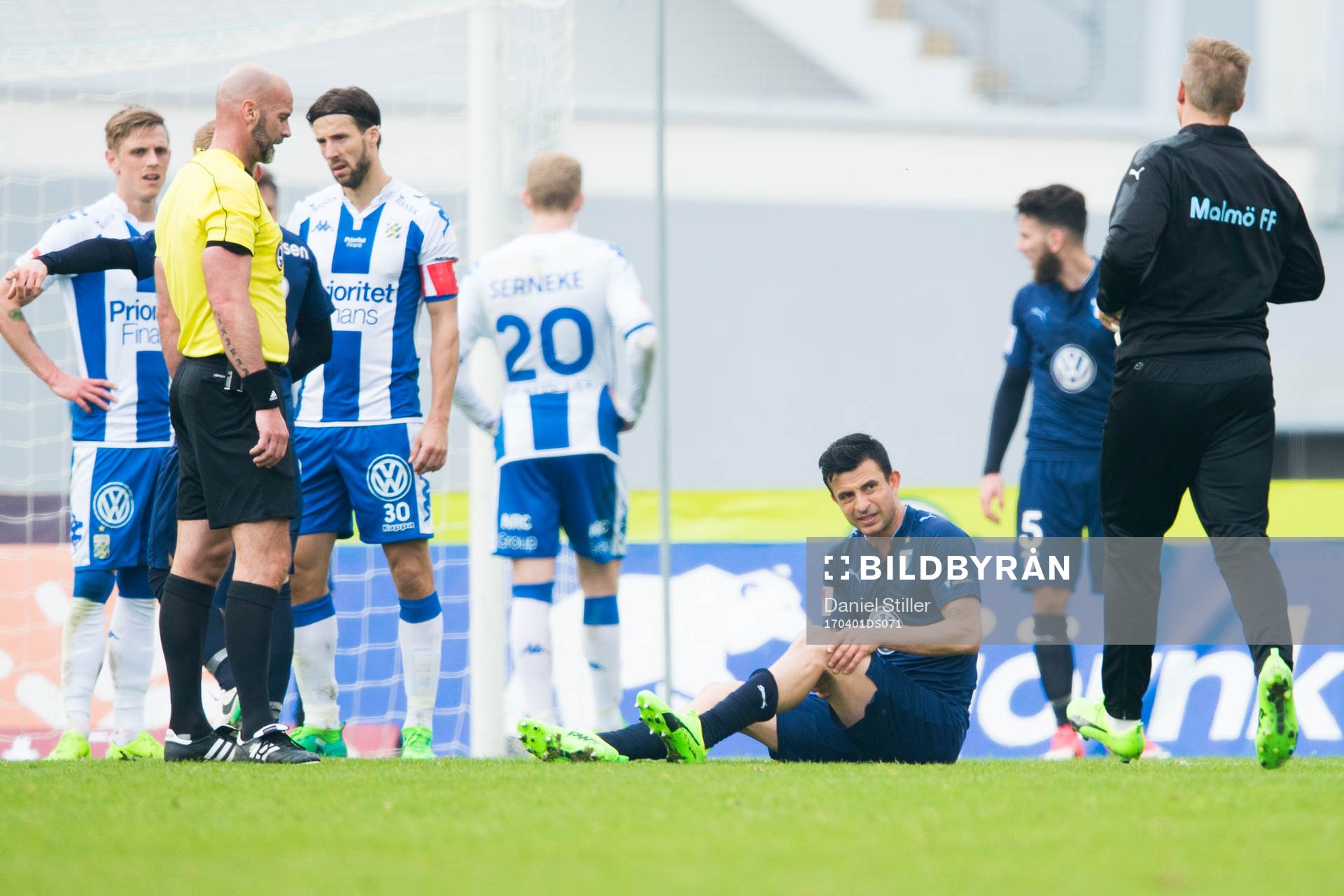 Malmö FFs Behrang Safari skadar sig
