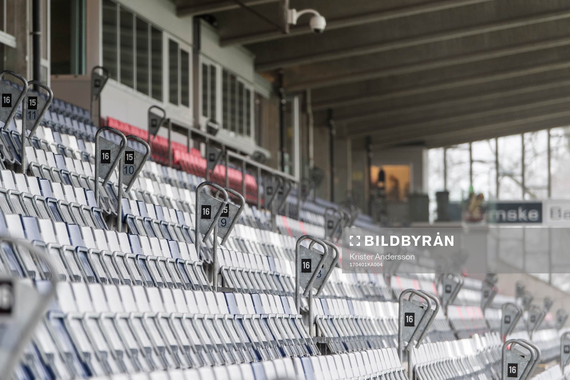 Stolar på Örjans Vall före fotbollsmatchen i Allsvenskan