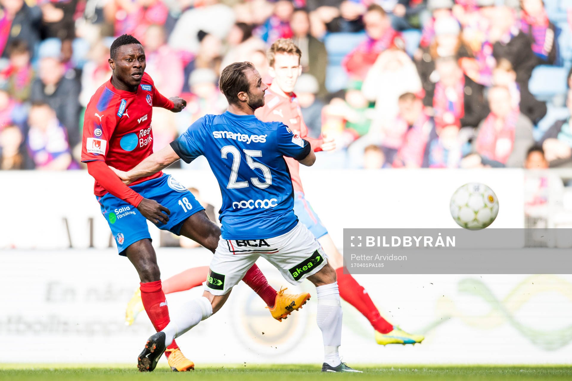Helsingborgs Oke Akpoveta och Trelleborgs Robin Jacobsson