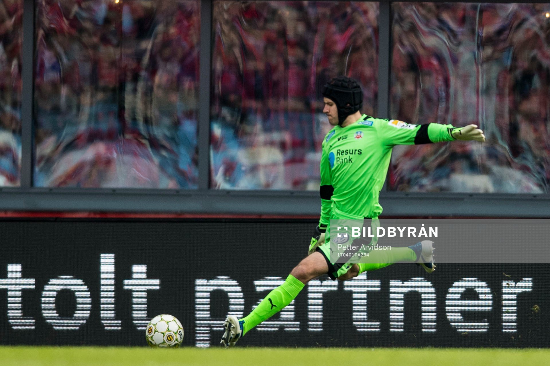 Helsingborgs målvakt Matt Pyzdrowski under fotbollsmatchen i Superettan mellan Helsingborg och Trelleborg den 1 april 2017 i Helsingborg.