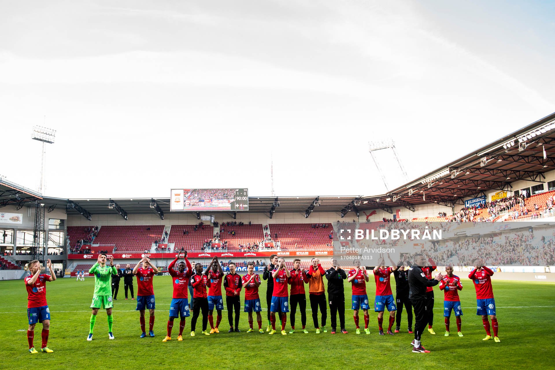 Helsingborgs spelare tackar publiken
