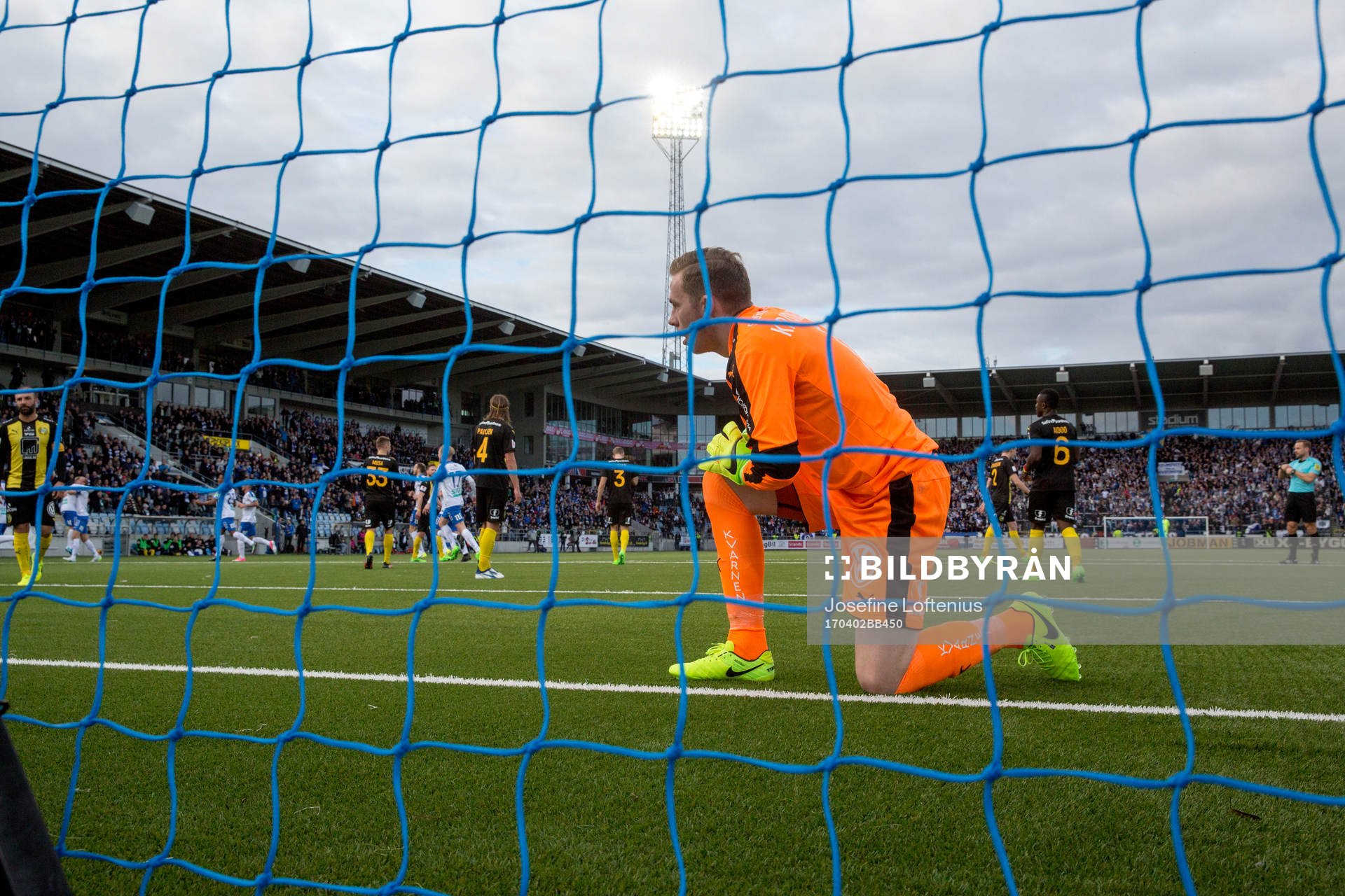Hammarbys målvakt Ögmundur Kristinsson deppar