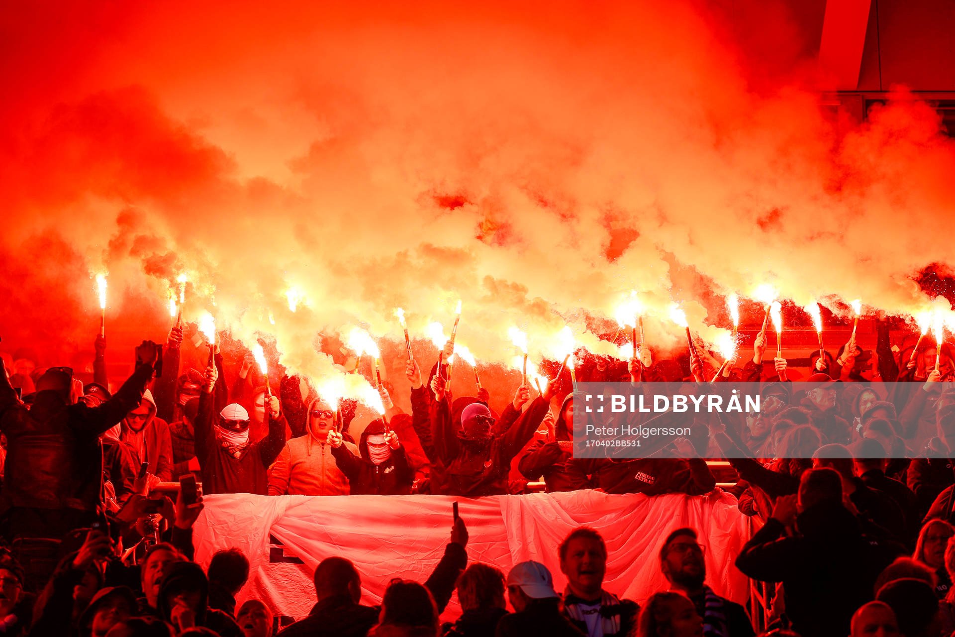 Norrköpings fans tände bengaler