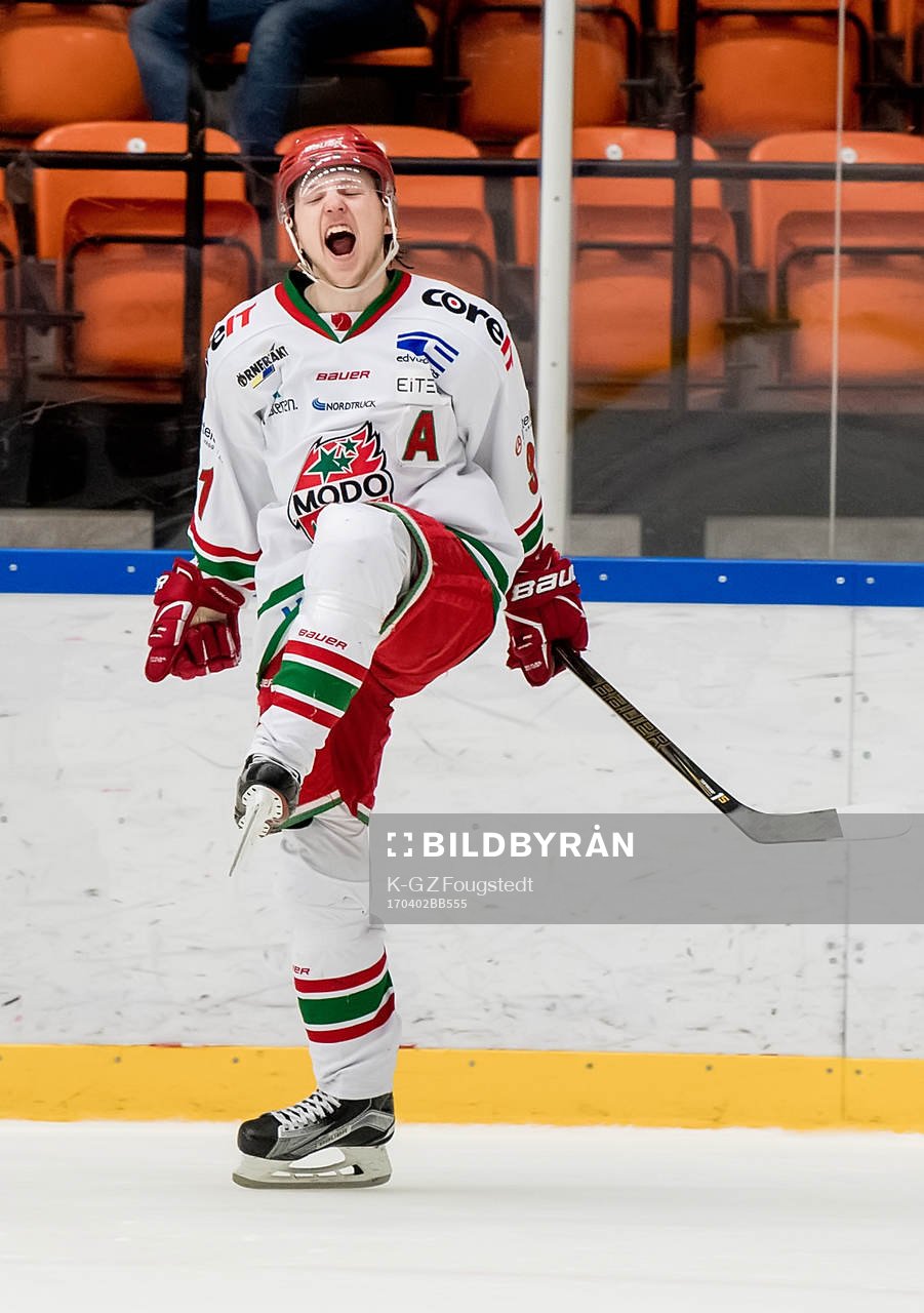 MODOs William Eriksson jublar