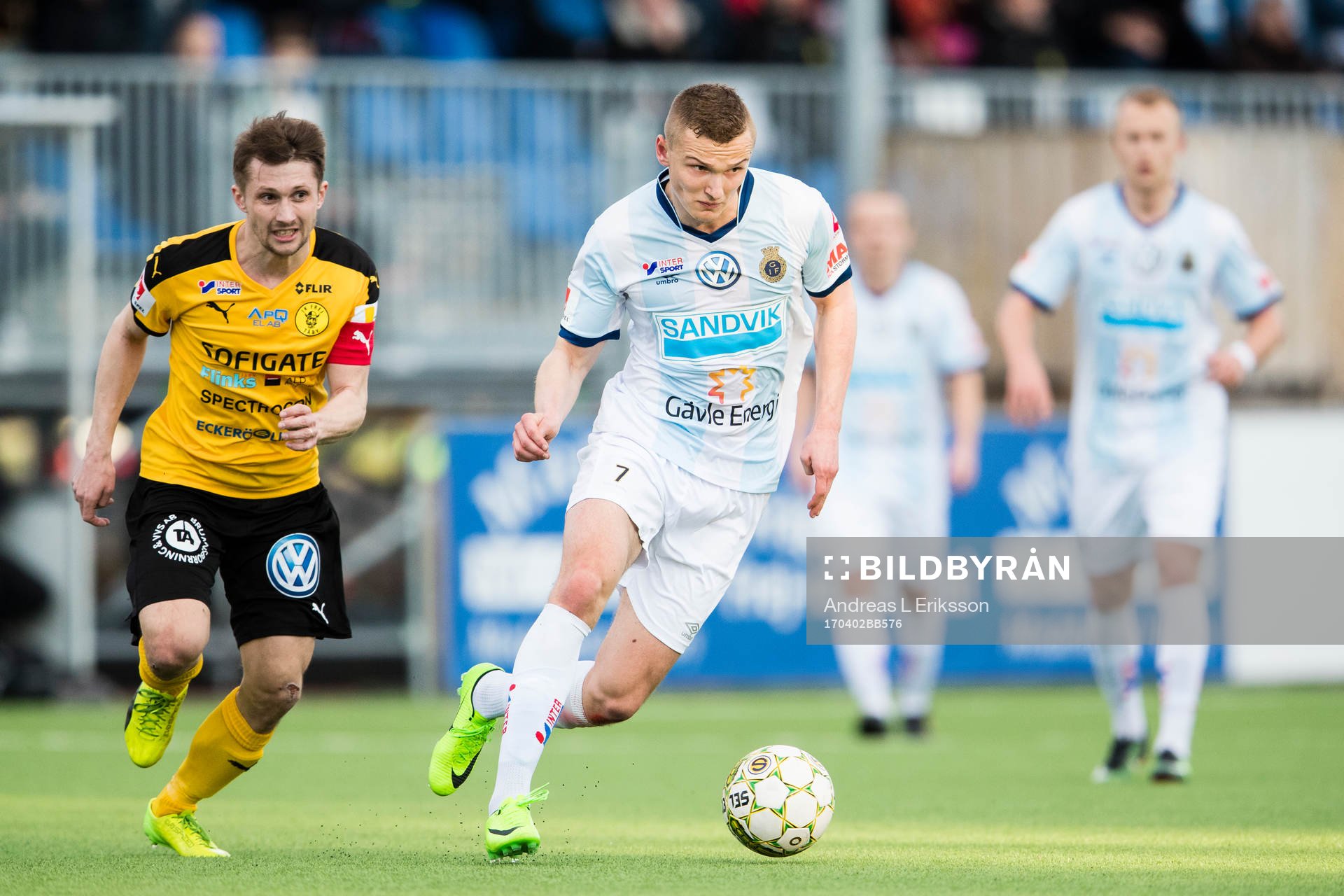 Frejs Adam Gradén jagar Gefles Piotr Johansson
