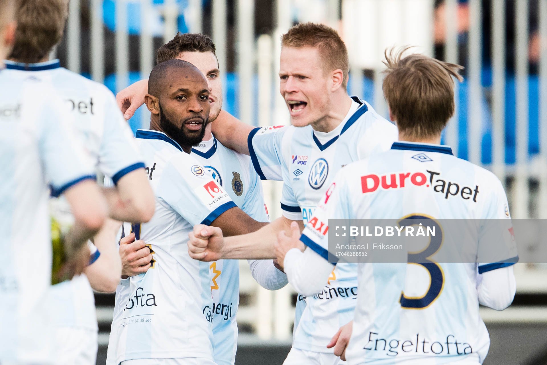Gefles René Makondele Muzola jublar tillsammans med Martin Rauschenberg Brorsen efter att ha kvitterat till 1-1under fotbollsmatchen i Superettan mellan Frej och Gefle den 2 april 2017 i Stockholm.