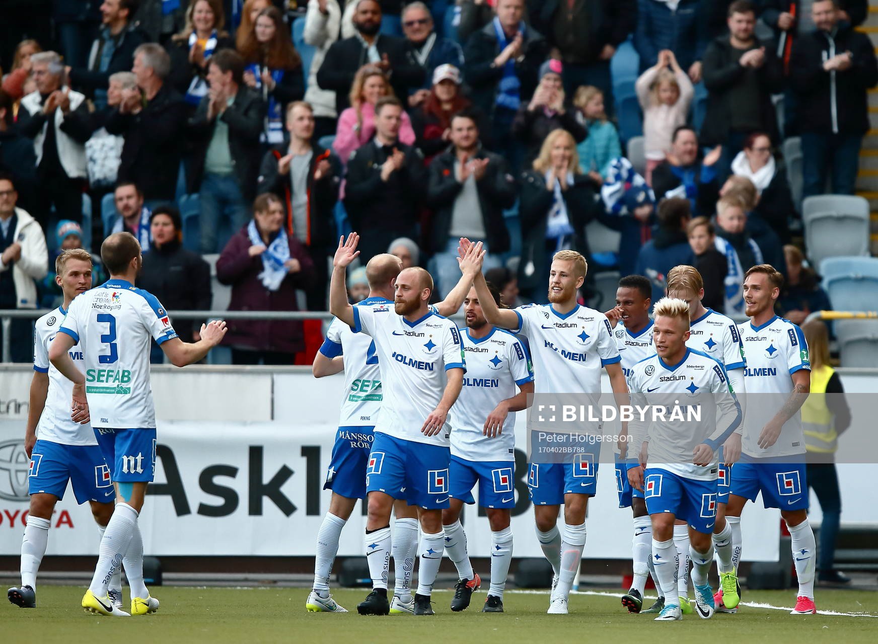 Norrköpings spelare jublar