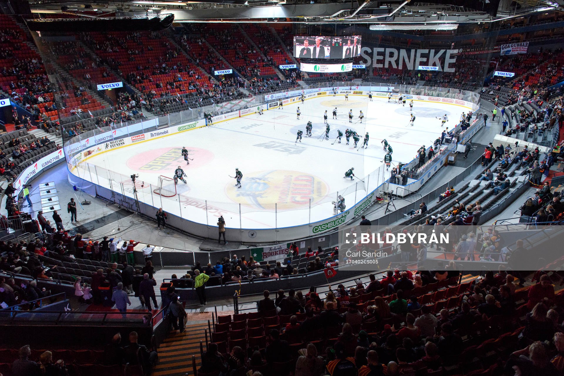 Frölundas och Brynäs spelare värmer upp i Scandinavium