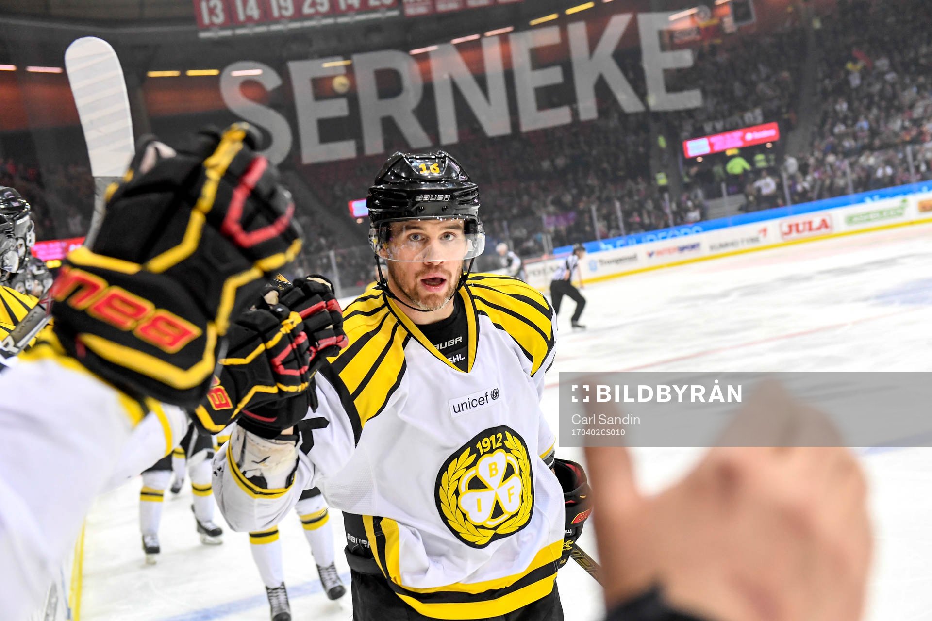 Brynäs Daniel Paille jublar