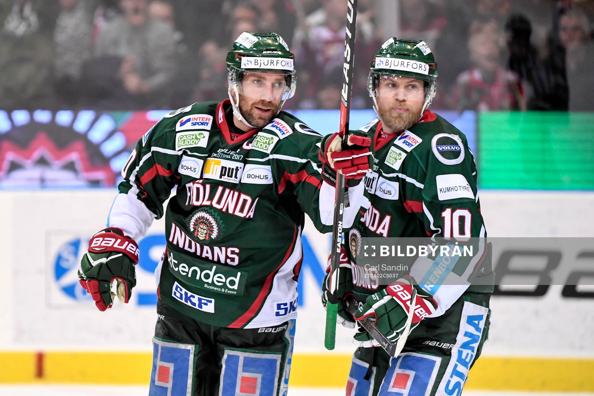 Frölundas Joel Lundqvist och Sean Bergenheim jublar