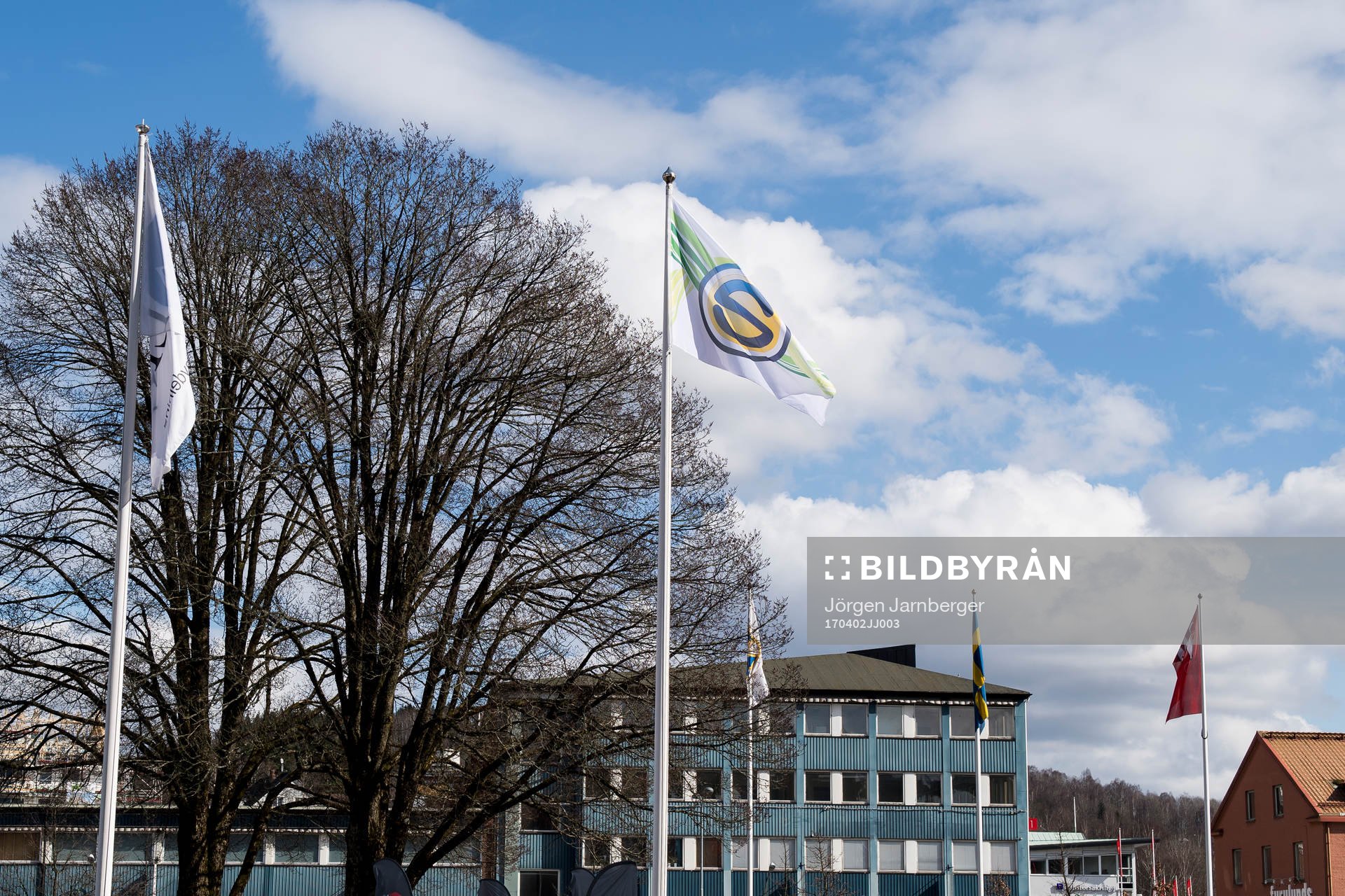 Superettans flagga utanför Borås arena innan