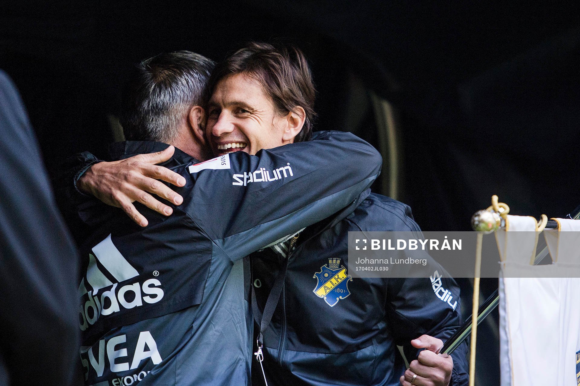 s tidigare spelare Ivan Obolo kramar om assisterande