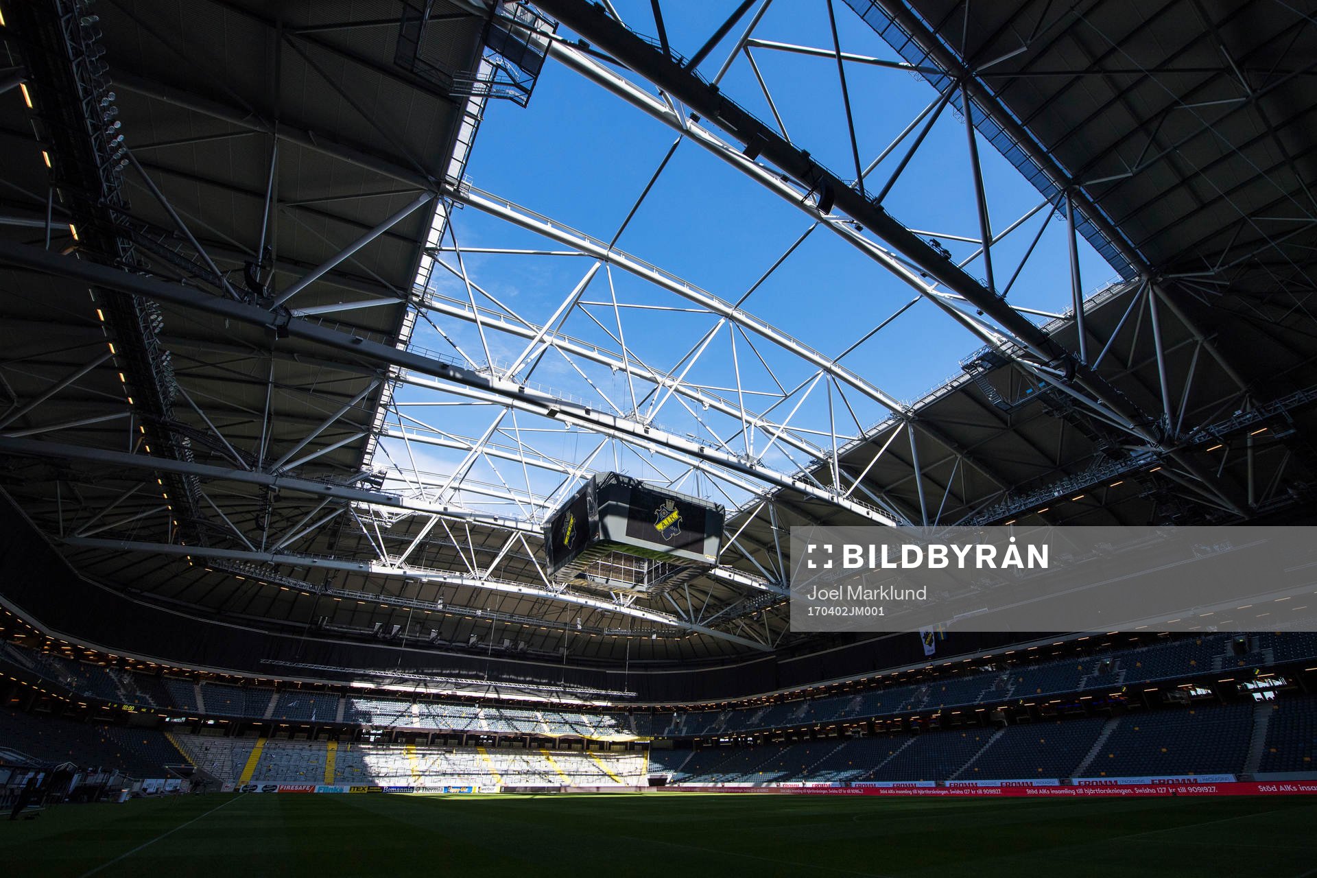 Öppet tak på Friends Arena