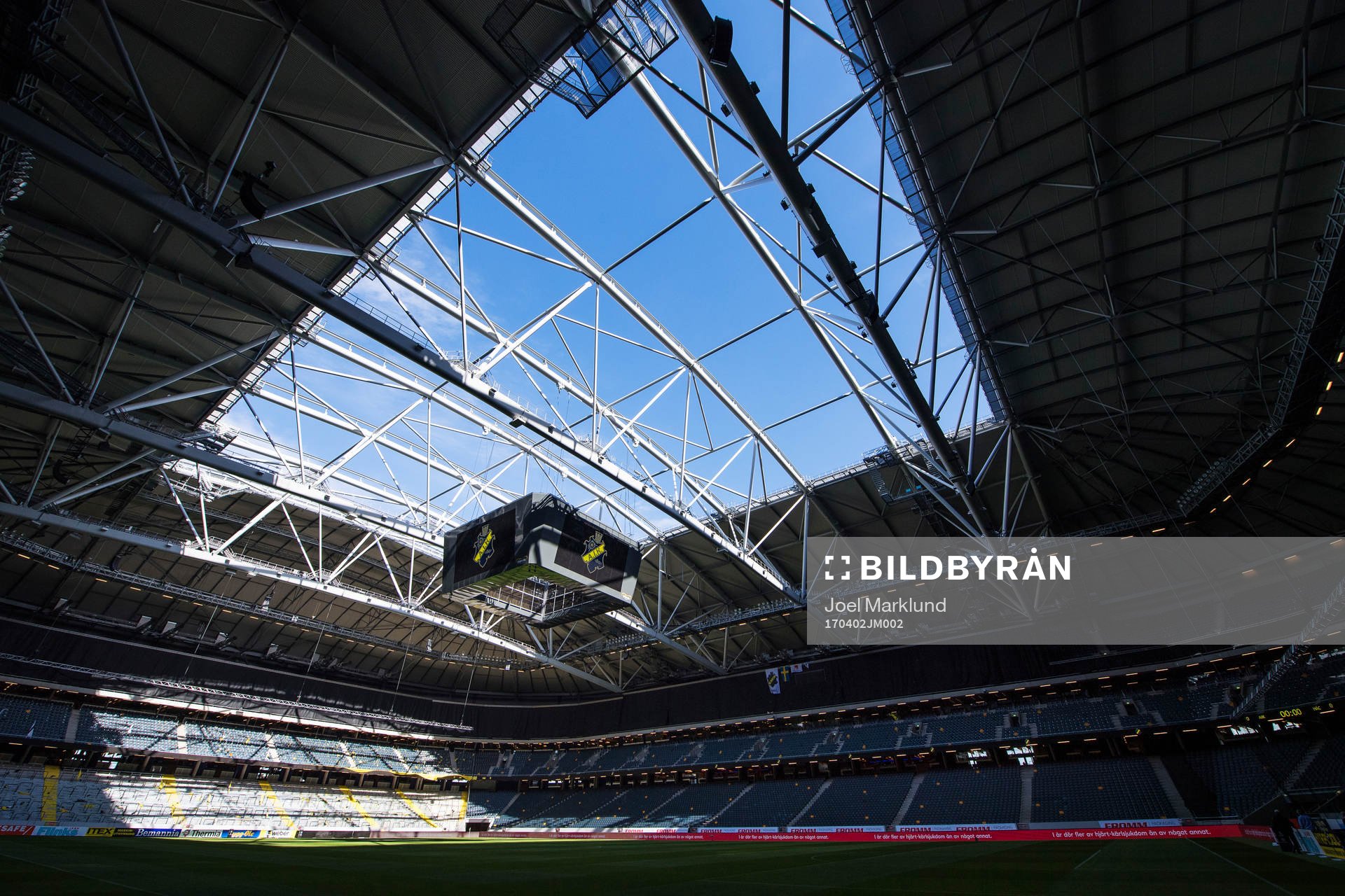 Öppet tak på Friends Arena