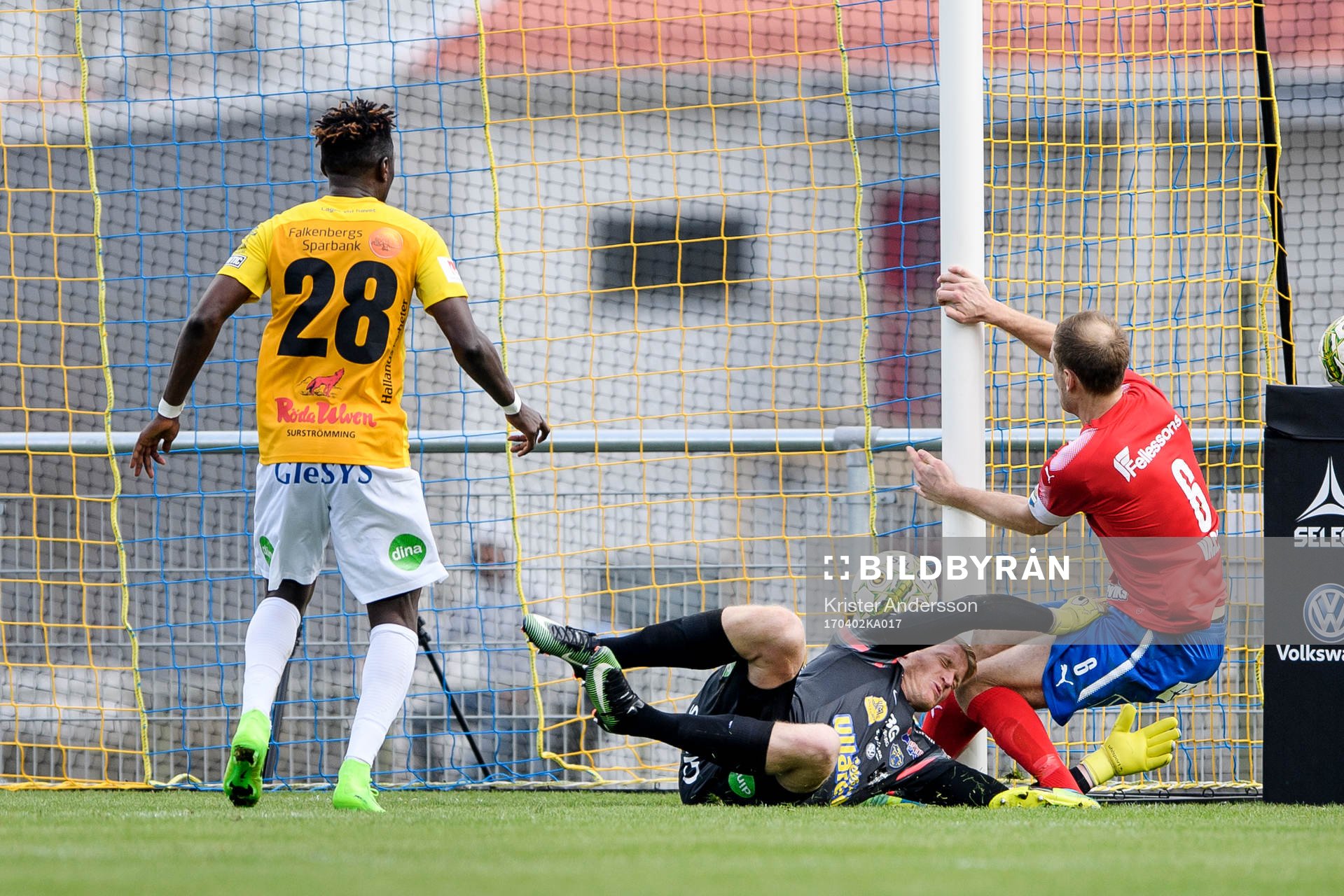 Östers Mario Vasilj gör 0-1