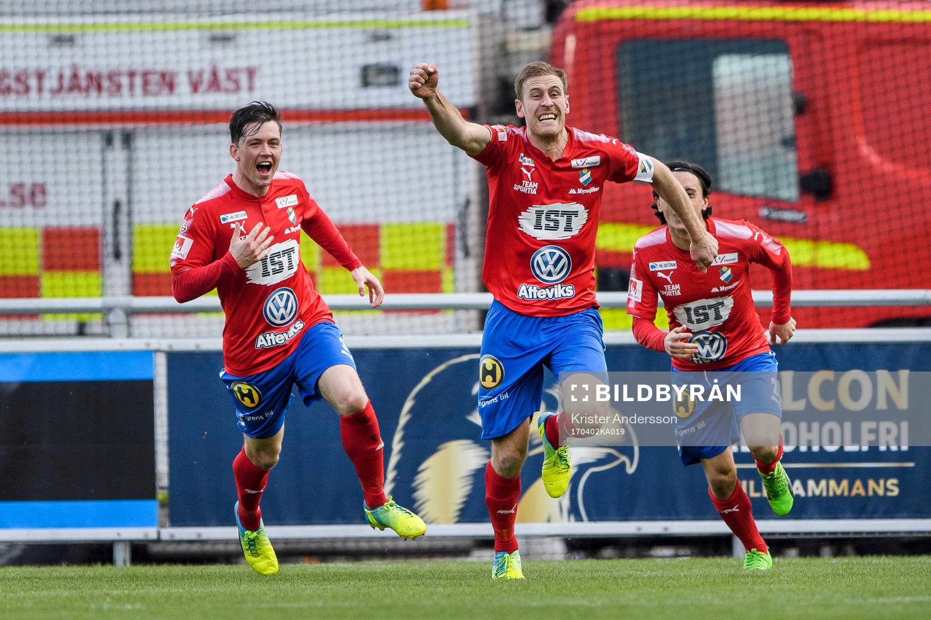 Östers Mario Vasilj gör 0-1 och jublar