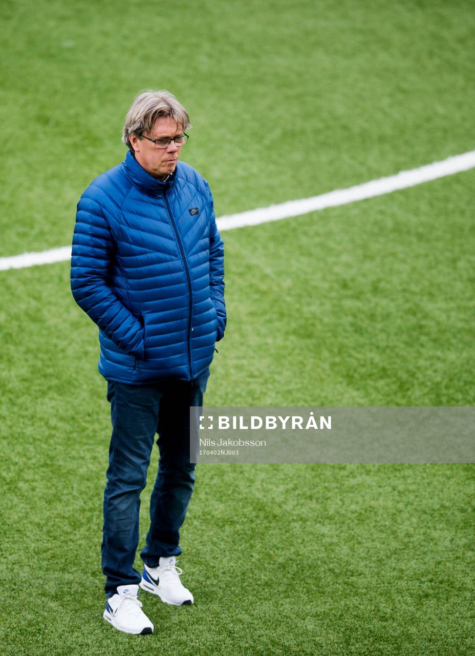 AFC Eskilstunas tränare Pelle Olsson innan fotbollsmatchen