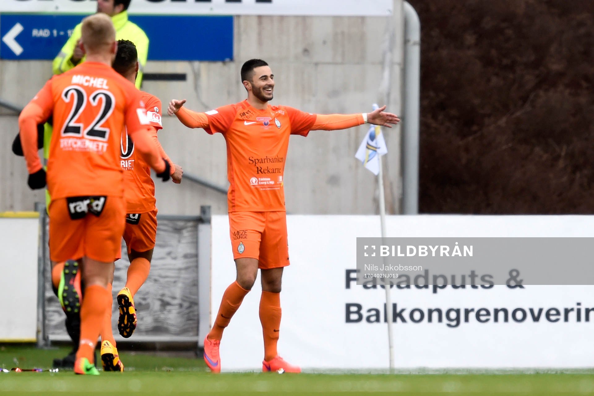 AFC Eskilstunas Sasa Matic jublar efter 0-1 under fotbollsmatchen i Allsvenskan mellan GIF Sundsvall och AFC Eskilstuna den 2 april 2017 i Sundsvall.