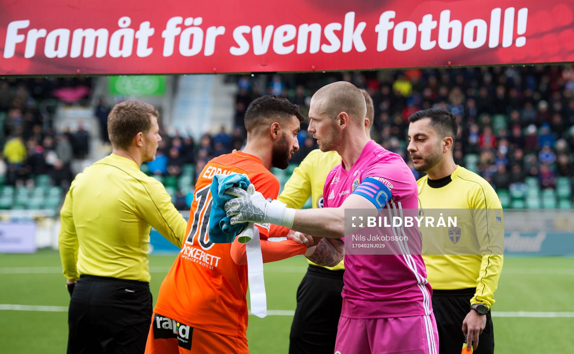 AFC Eskilstunas Omar Eddahri och Sundsvalls målvakt Tommy