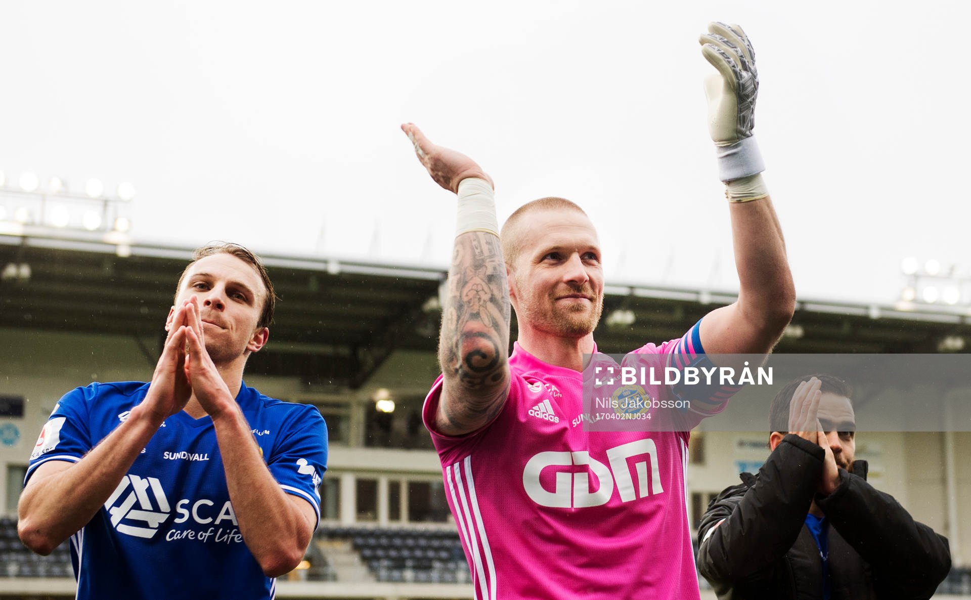 Sundsvalls Lars Krogh Gerson och målvakt Tommy Naurin