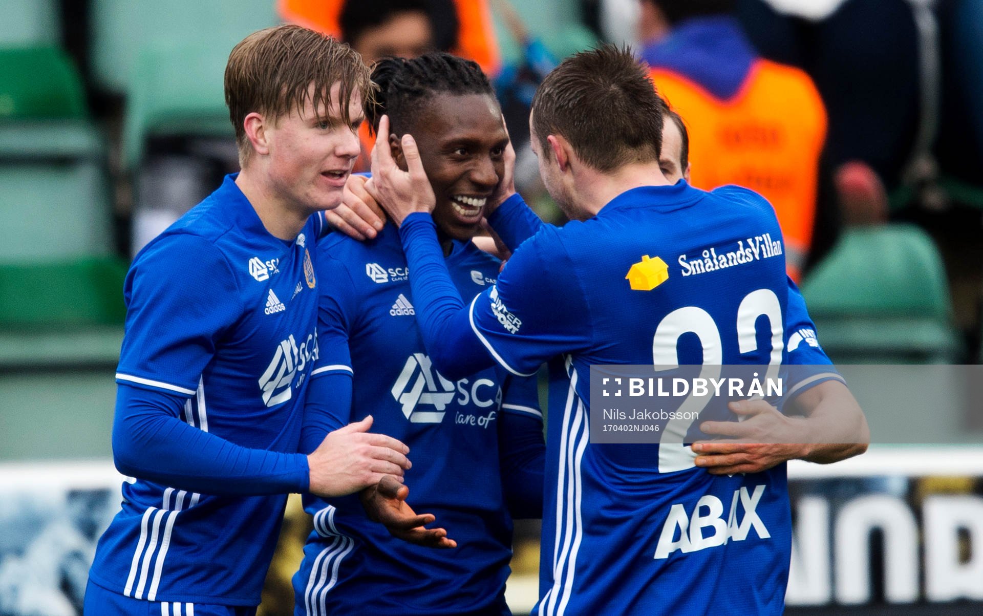 Sundsvalls Eric Björkander, Peter Wilson och Smajl Suljevic jublar efter 1-1 fotbollsmatchen i Allsvenskan mellan GIF Sundsvall och AFC Eskilstuna den 2 april 2017 i Sundsvall.