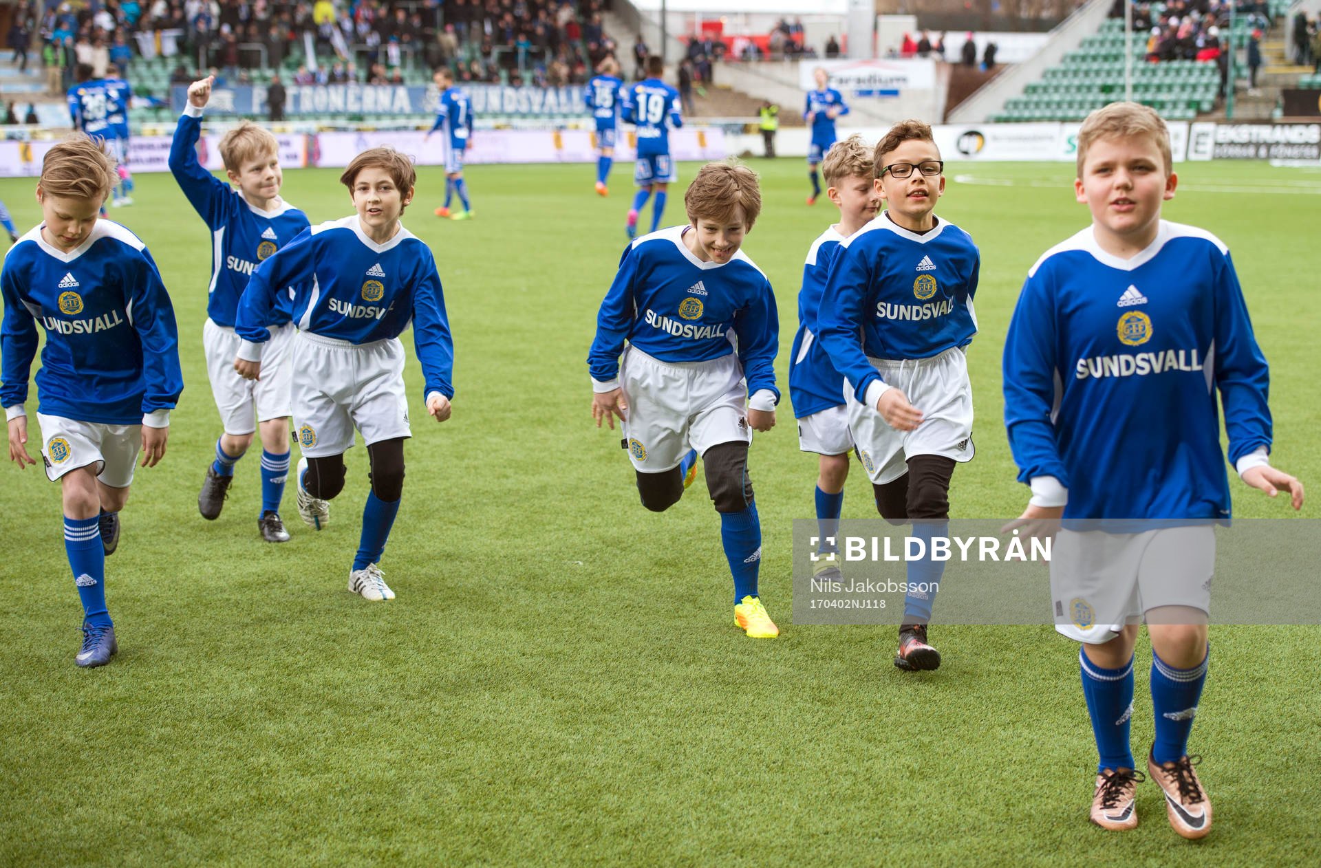 Knattar innan fotbollsmatchen i Allsvenskan mellan GIF