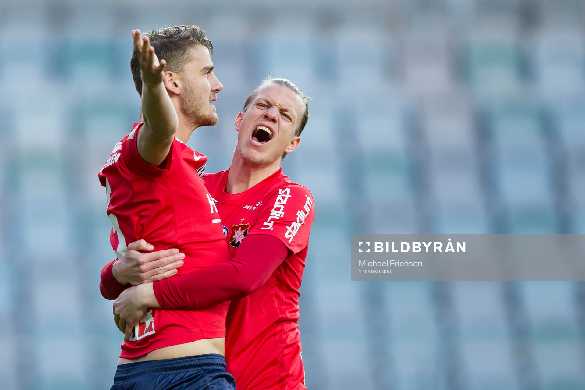 Örgrytes Johan Hammar jublar ihop med Sebastian Carlsén
